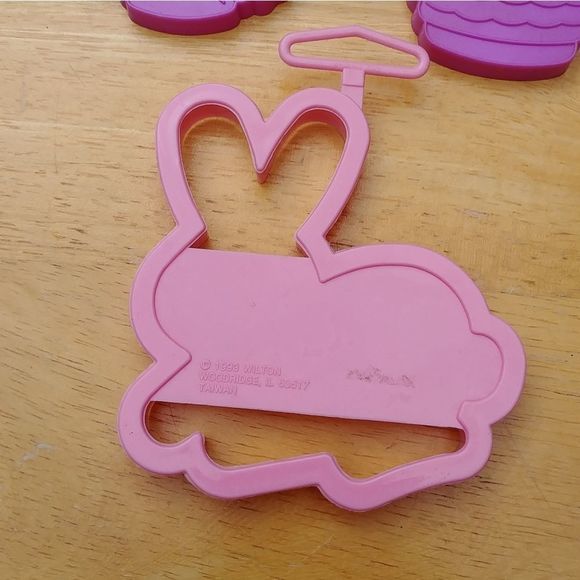 Vintage Wilton Easter Cookie Cutters - Picture 4 of 8